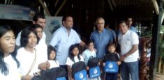 Parque Nacional Natural Tayrona y la alianza Unión Temporal Concesión Tayrona entregan más de mil kits escolares
