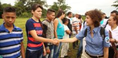 En el Meta, instituciones y comunidades campesinas firman acuerdos para la conservación como aporte a la paz