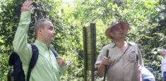 Vicepresidente y ministro de ambiente posesionan a viceministro en el Santuario de Fauna y Flora Otún Quimbaya